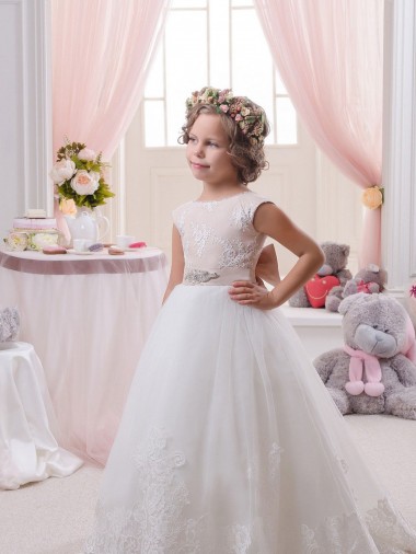 Ball Gown Bateau Neck Tulle & Lace Chapel Train Ivory Flower Girl Dresses Barrie